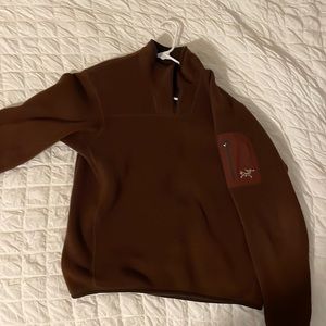 Medium Arcteryx Covert Quarter Zip